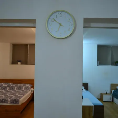 Appartamento Center, Basement Fl, 7 Beds, 10min From Serdica *