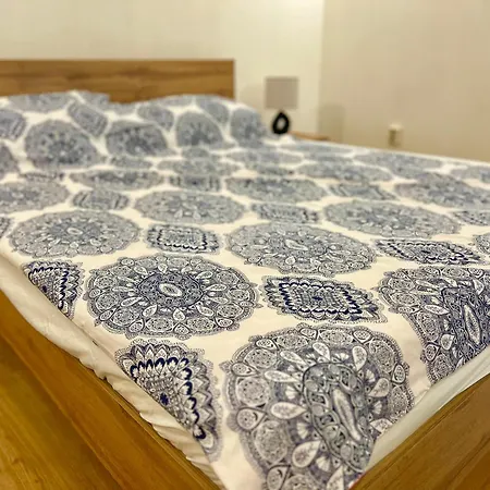 Center, Basement Fl, 7 Beds, 10min From Serdica Апартаменты