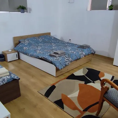 Apartamento Center, Basement Fl, 7 Beds, 10min From Serdica