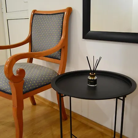 Center, Basement Fl, 7 Beds, 10min From Serdica Apartment