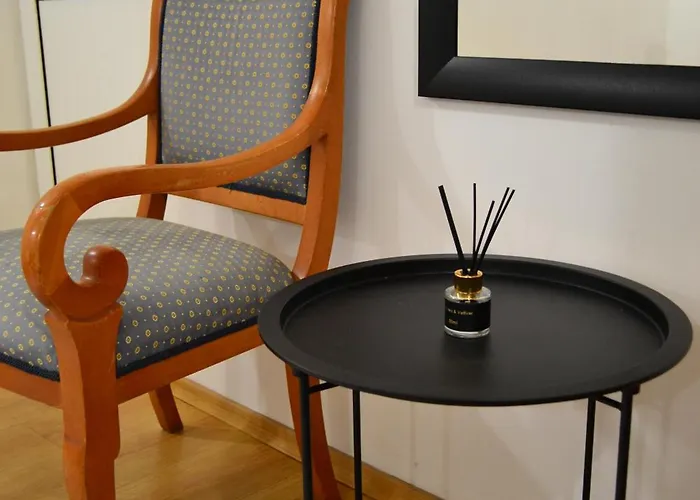 Center, Basement Fl, 7 Beds, 10min From Serdica アパート